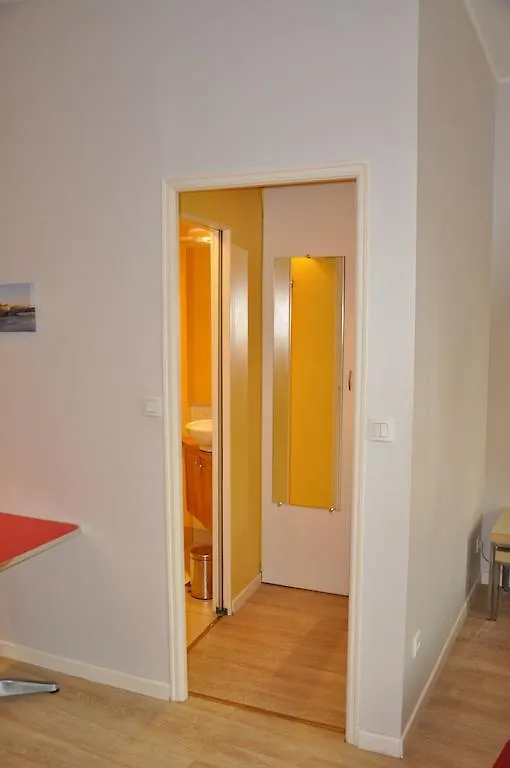 Les Studios De La Place Lyon 0*,