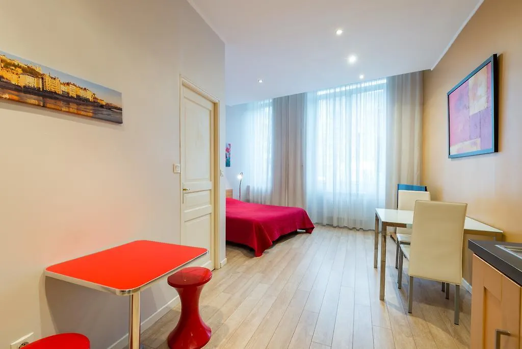 Les Studios De La Place  Lyon Appartement